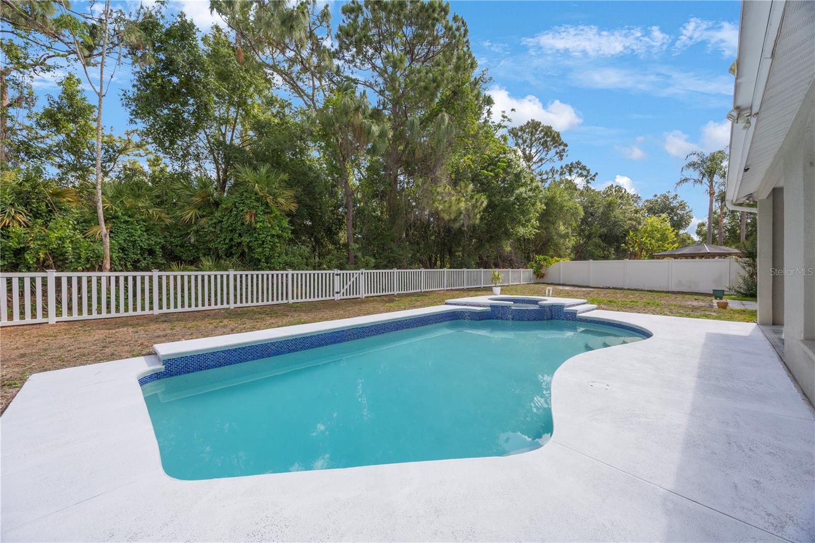 Image 33 of 40 For 18520 Ambly Lane