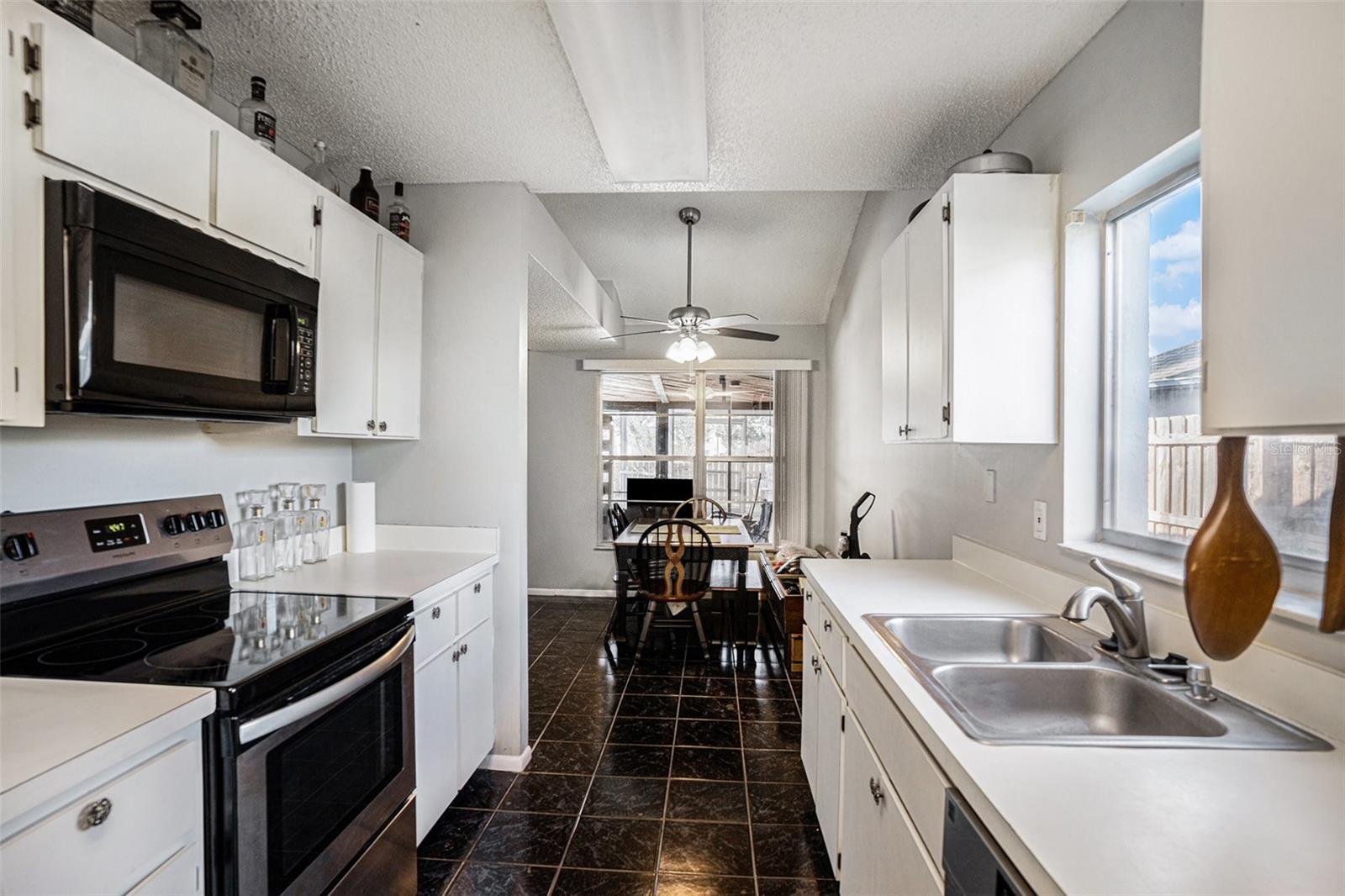 Image 10 of 27 For 2013 Shadow Pine Drive