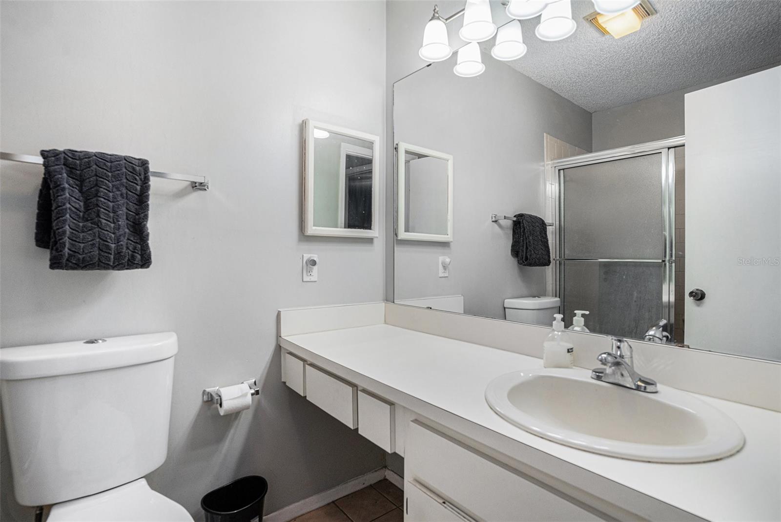 Image 21 of 27 For 2013 Shadow Pine Drive