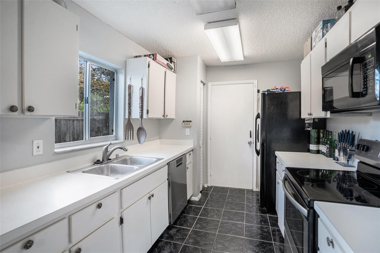 Image 9 of 27 For 2013 Shadow Pine Drive