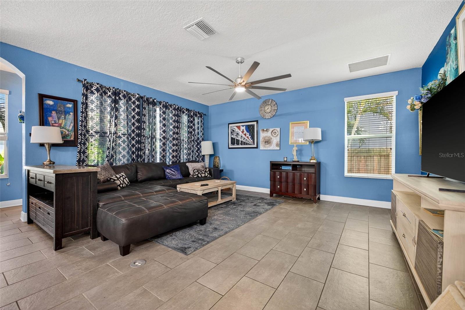 Image 14 of 47 For 3059 3rd Avenue N
