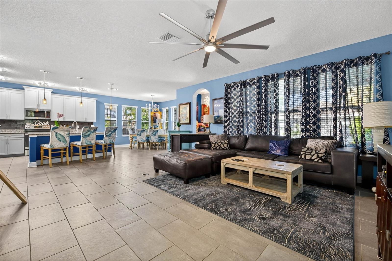 Image 15 of 47 For 3059 3rd Avenue N