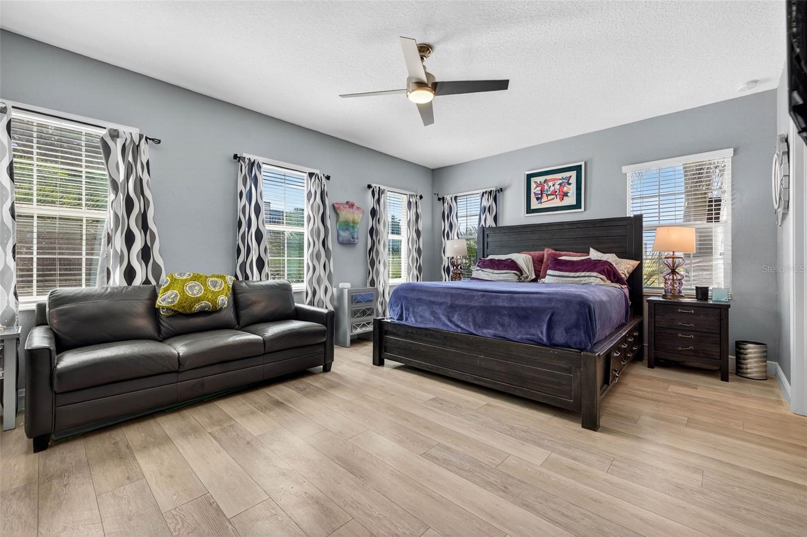 Image 17 of 47 For 3059 3rd Avenue N