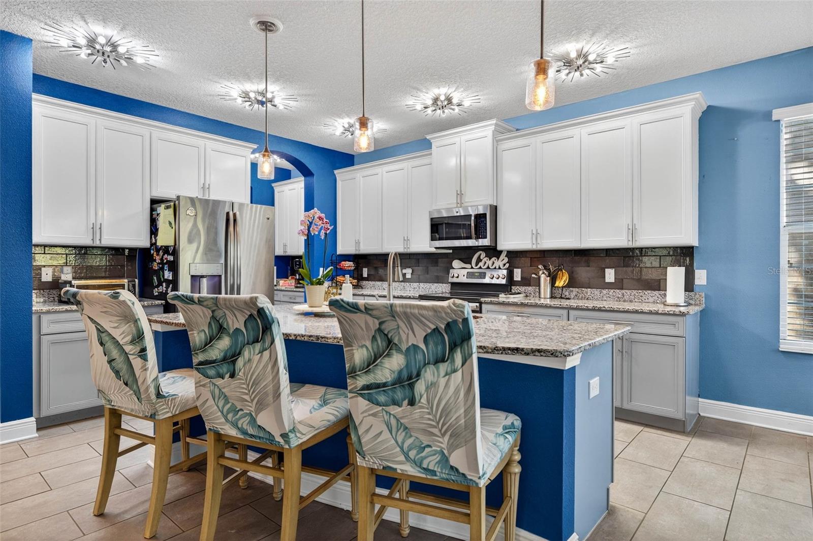 Image 9 of 47 For 3059 3rd Avenue N