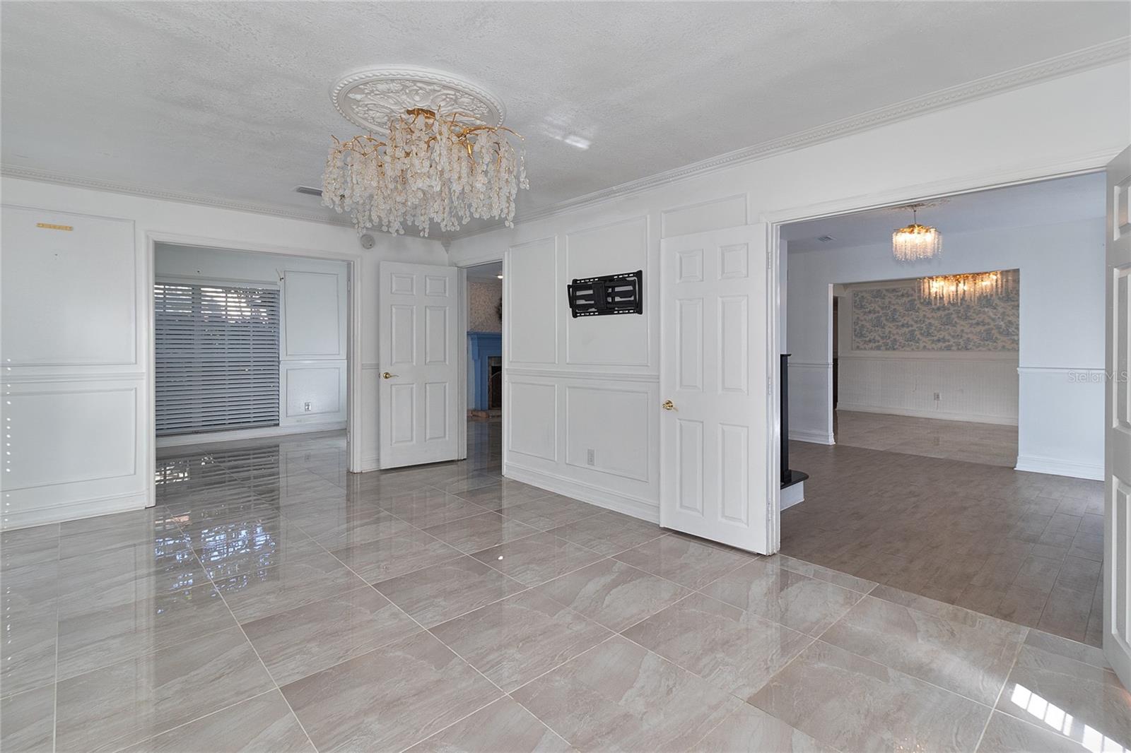 Image 10 of 59 For 4405 Honeybrook Circle