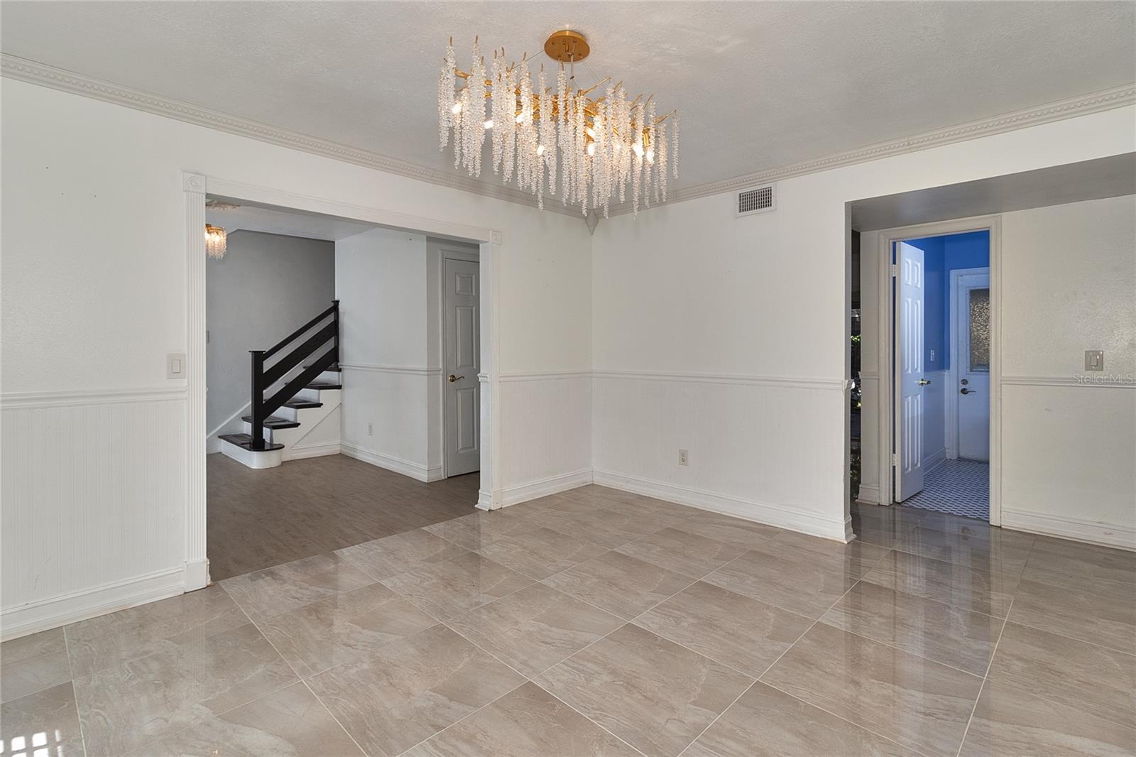 Image 12 of 59 For 4405 Honeybrook Circle