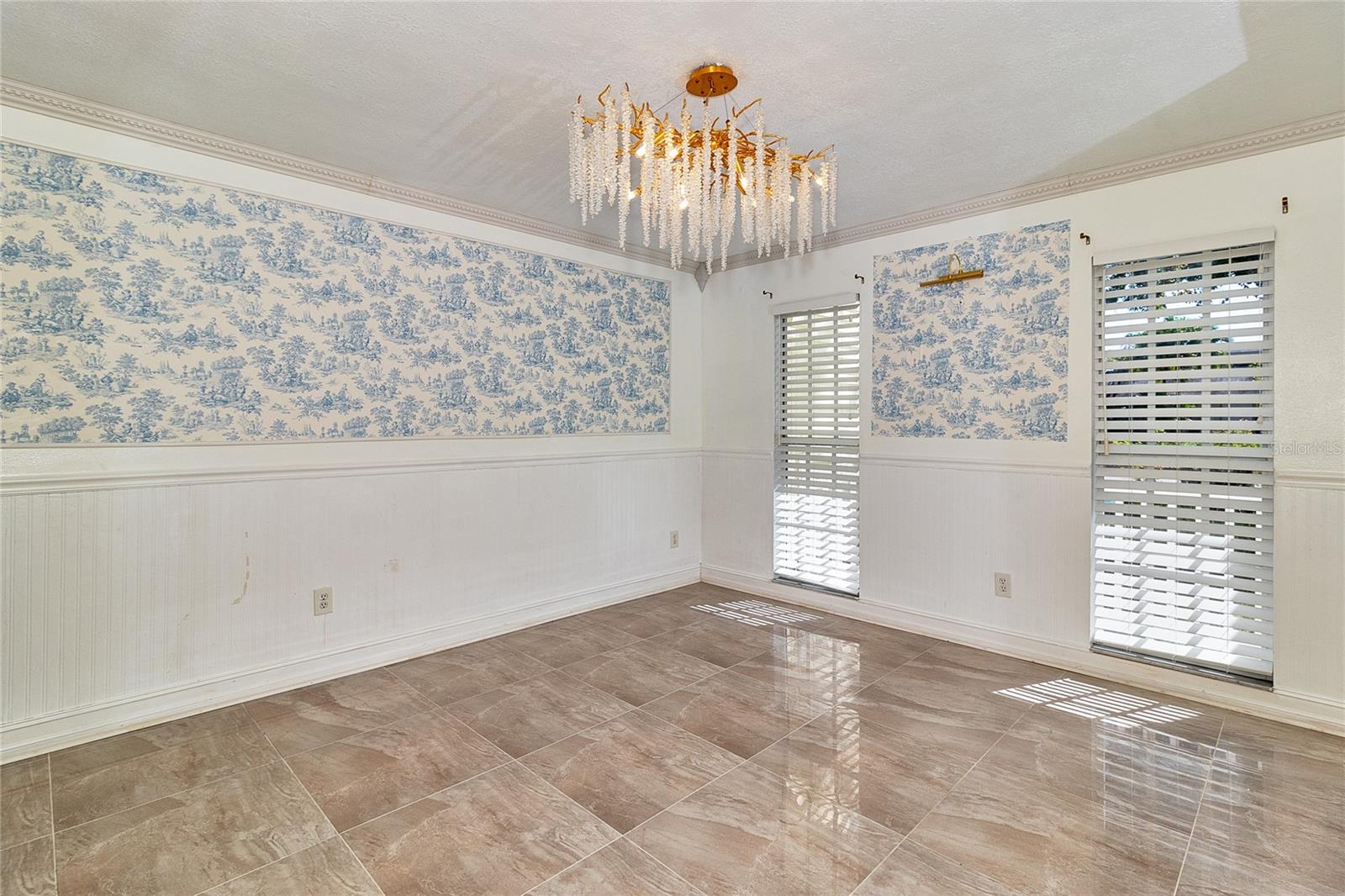 Image 16 of 59 For 4405 Honeybrook Circle