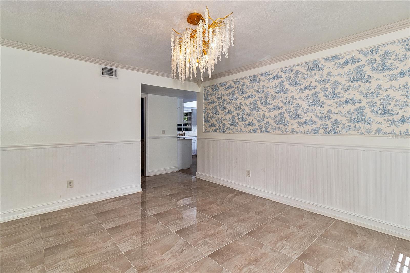 Image 17 of 59 For 4405 Honeybrook Circle
