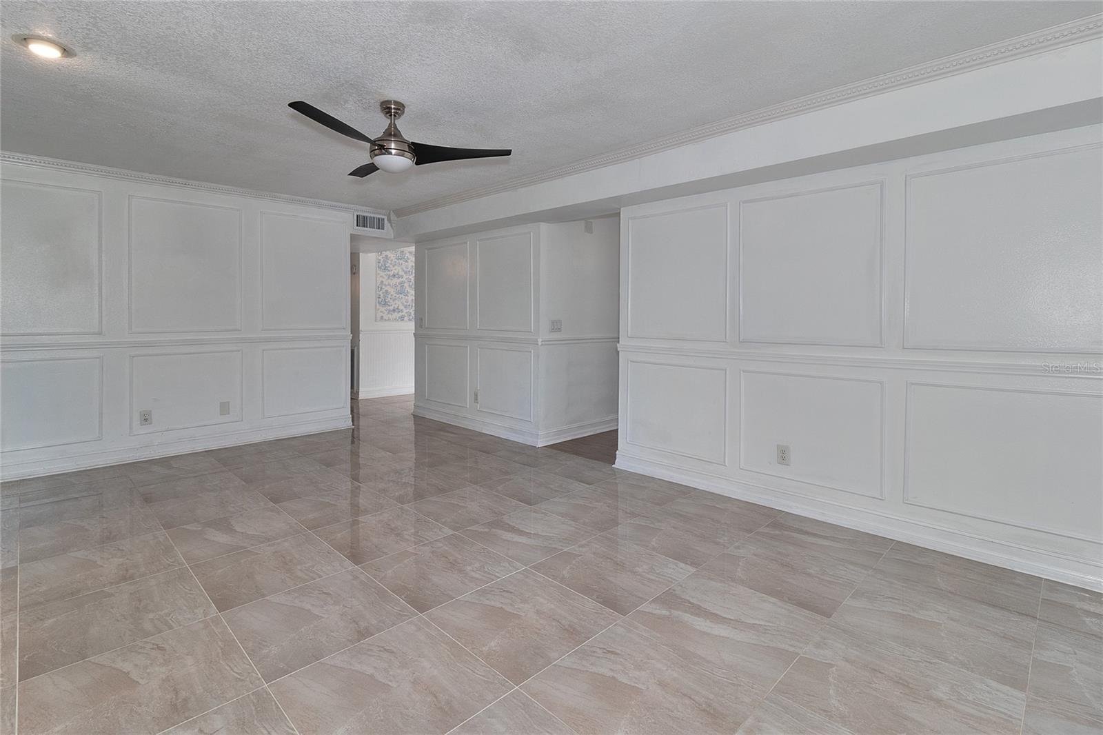 Image 18 of 59 For 4405 Honeybrook Circle