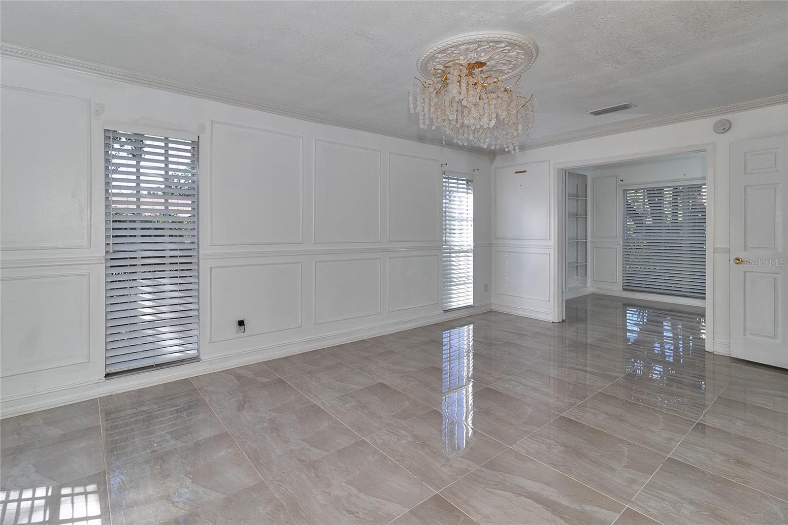 Image 19 of 59 For 4405 Honeybrook Circle