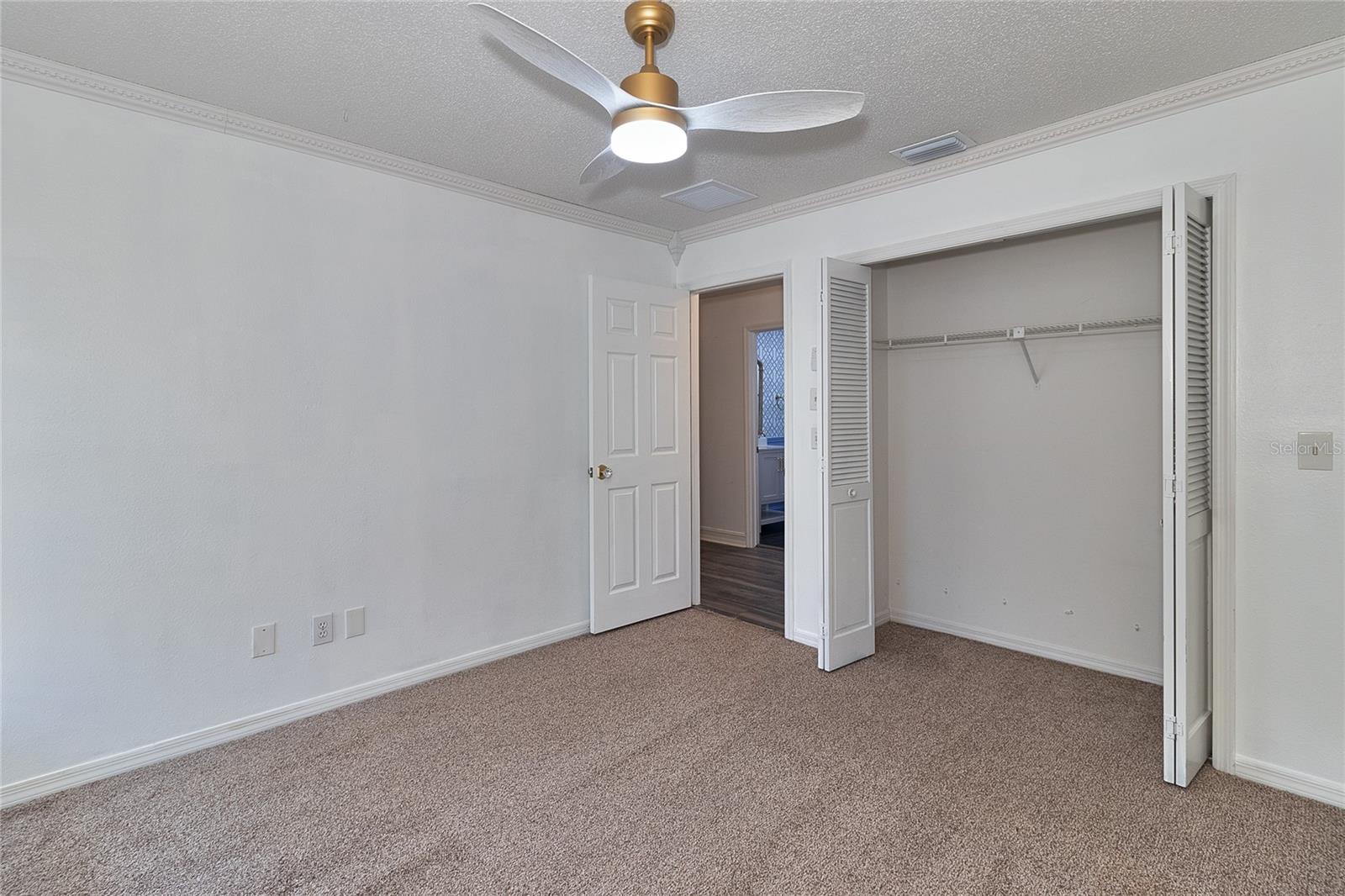 Image 42 of 59 For 4405 Honeybrook Circle