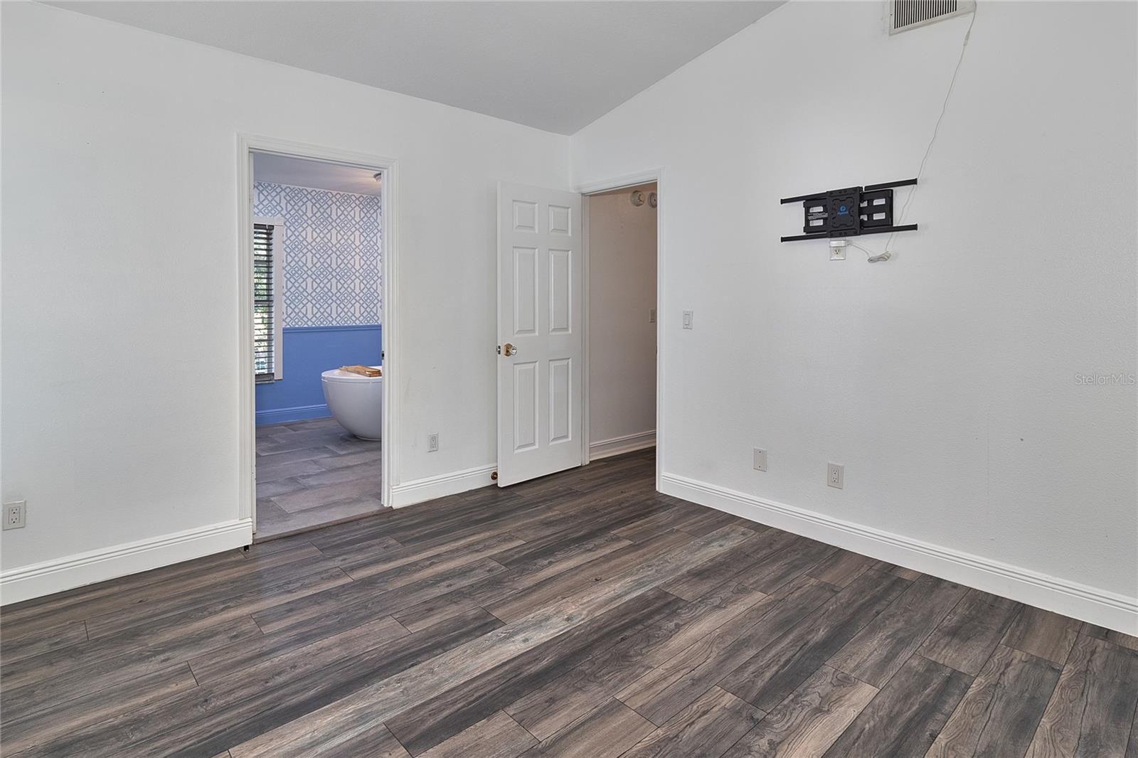 Image 52 of 59 For 4405 Honeybrook Circle