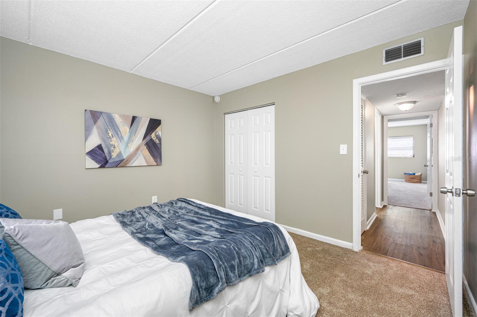 Image 19 of 34 For 821 Deleon Court 103