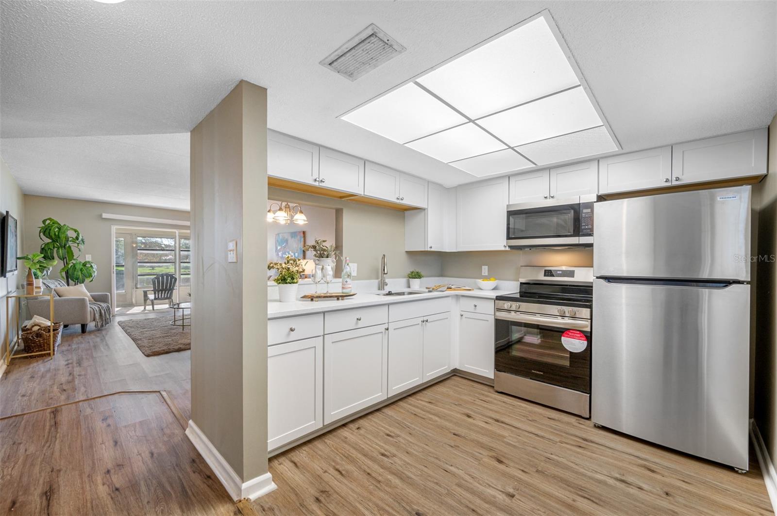 Image 5 of 34 For 821 Deleon Court 103