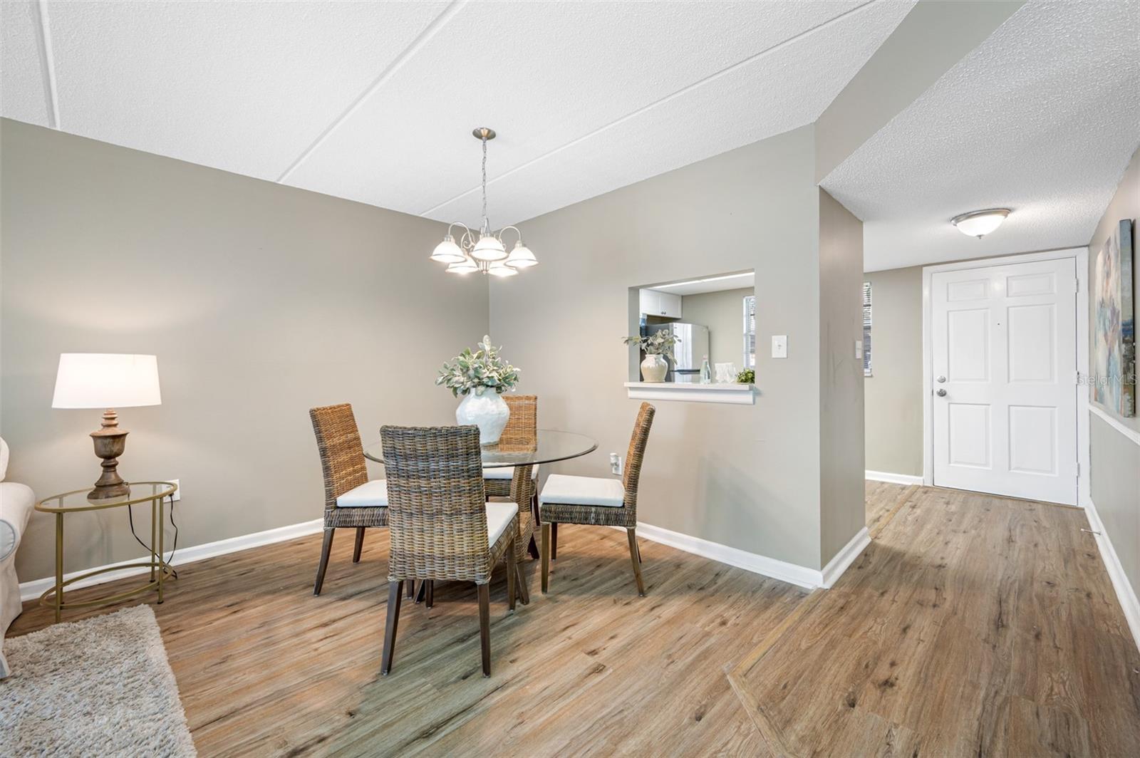 Image 9 of 34 For 821 Deleon Court 103