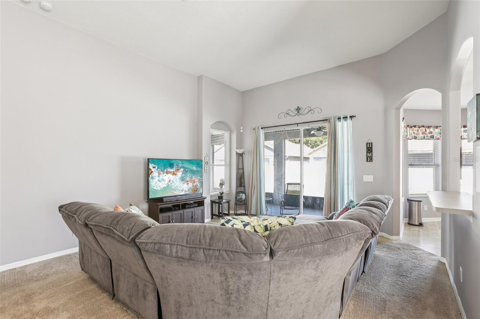 Listing photo id 11 for 7924 Moccasin Trail Drive