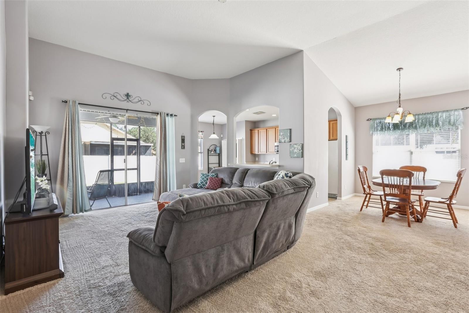 Listing photo id 0 for 7924 Moccasin Trail Drive
