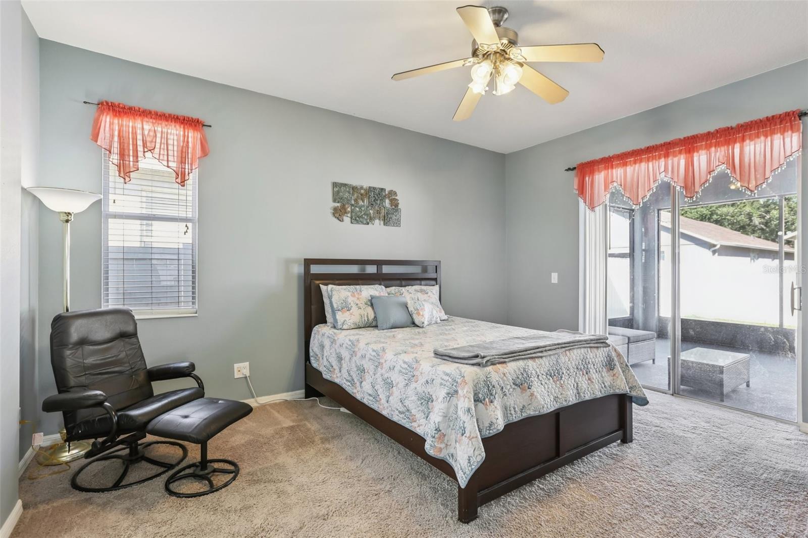 Listing photo id 2 for 7924 Moccasin Trail Drive