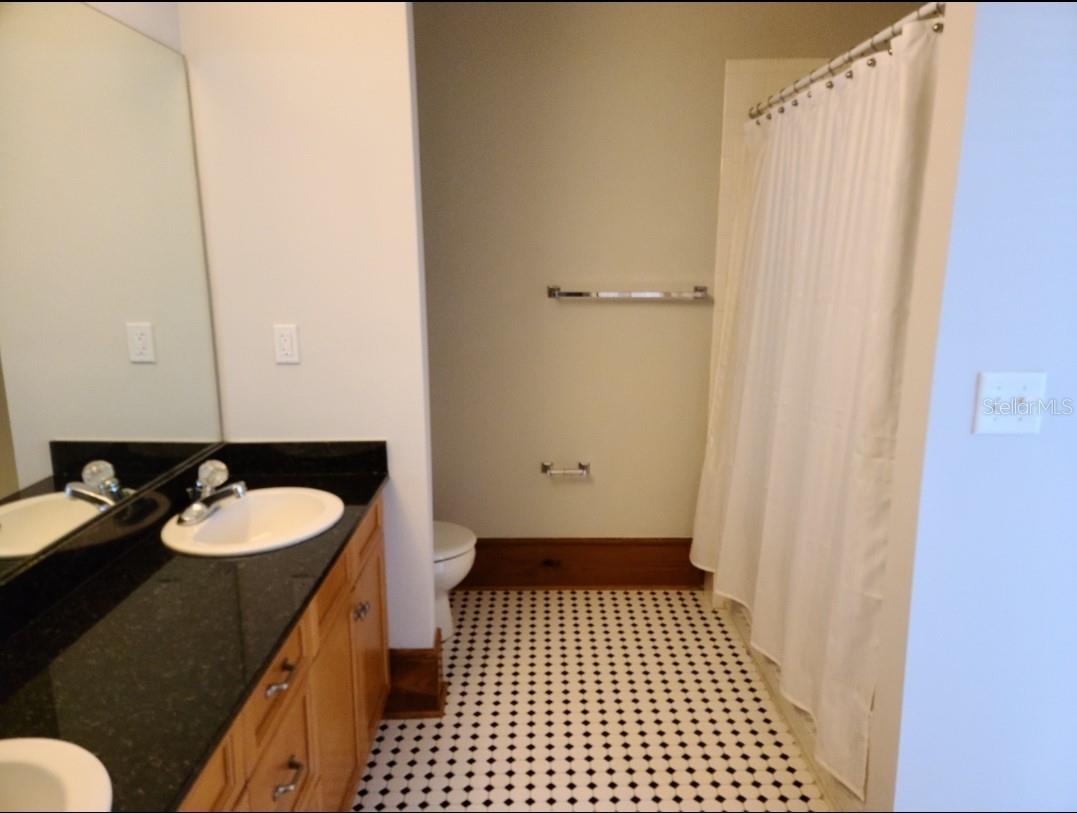 Image 17 of 23 For 1209 Franklin Street H