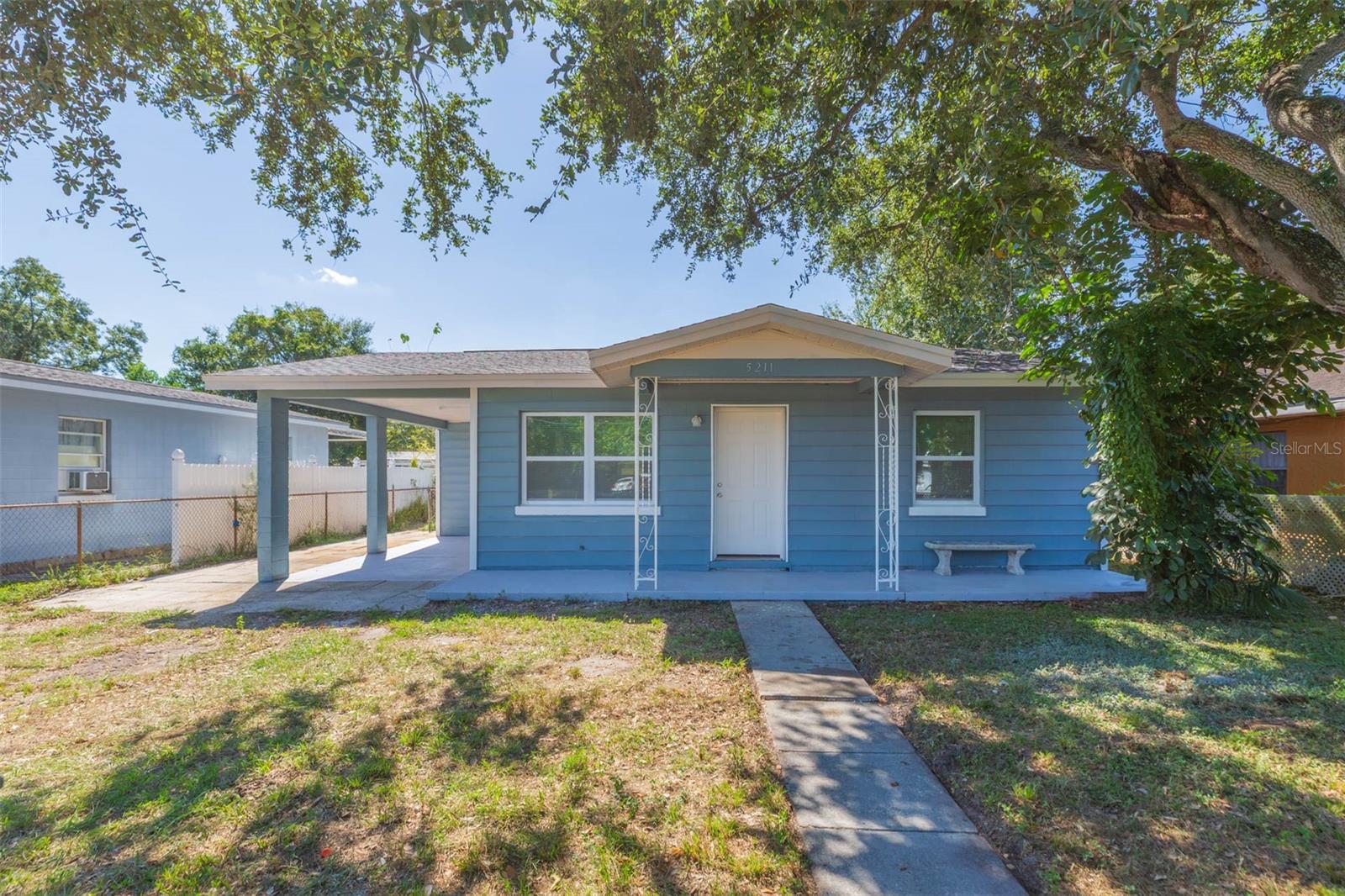 Listing photo id 0 for 5211 17th