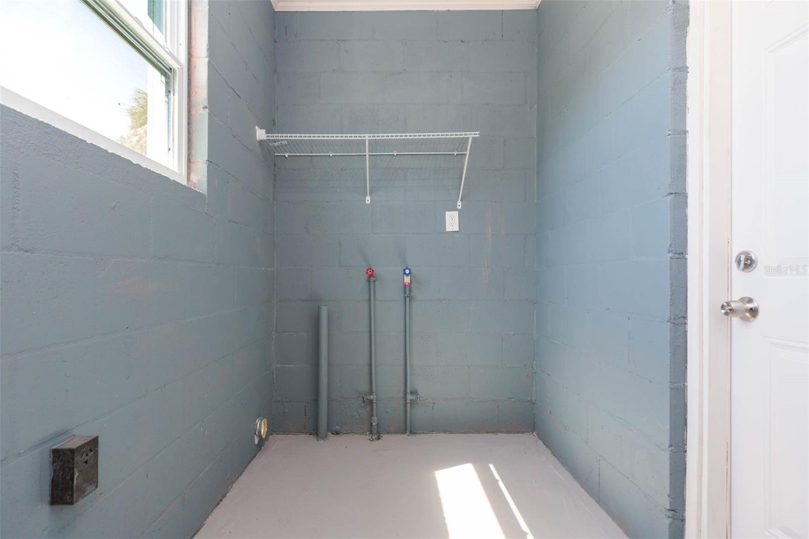 Listing photo id 25 for 5211 17th
