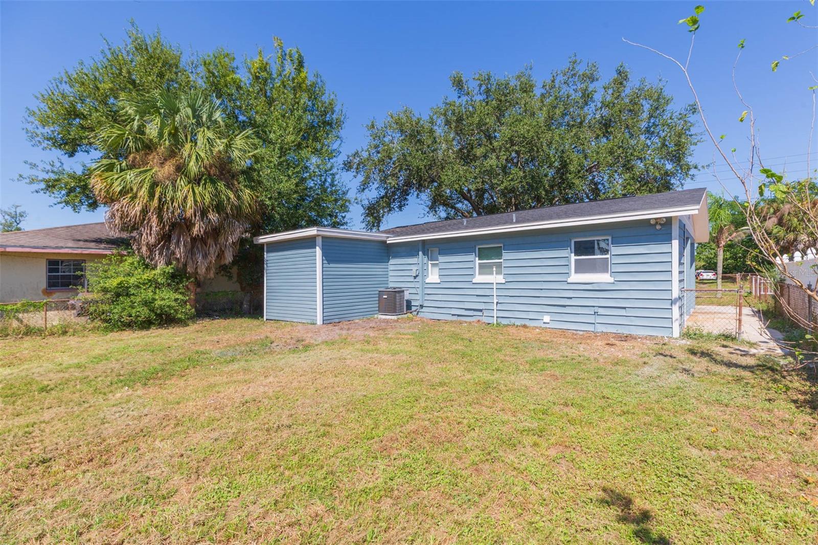 Listing photo id 29 for 5211 17th