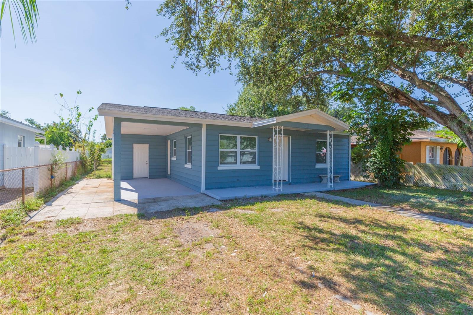 Listing photo id 2 for 5211 17th