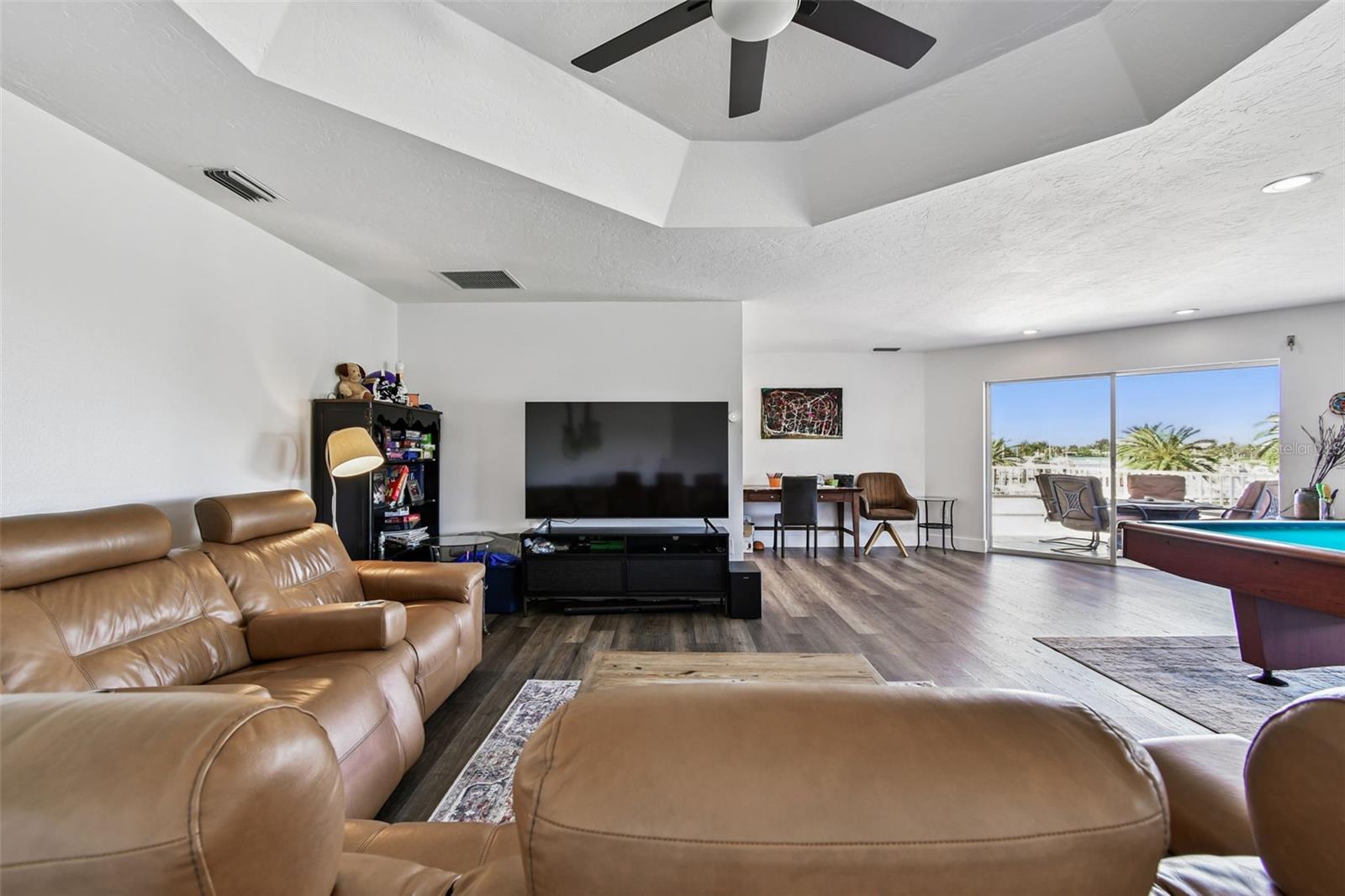 Image 11 of 79 For 225 Harbor House Drive