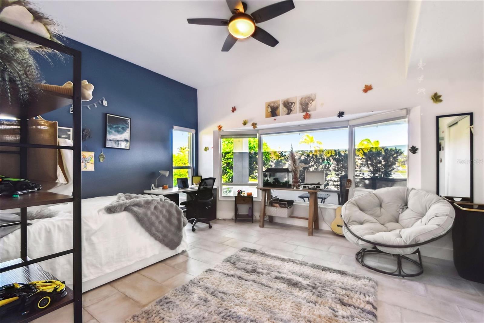 Image 33 of 79 For 225 Harbor House Drive