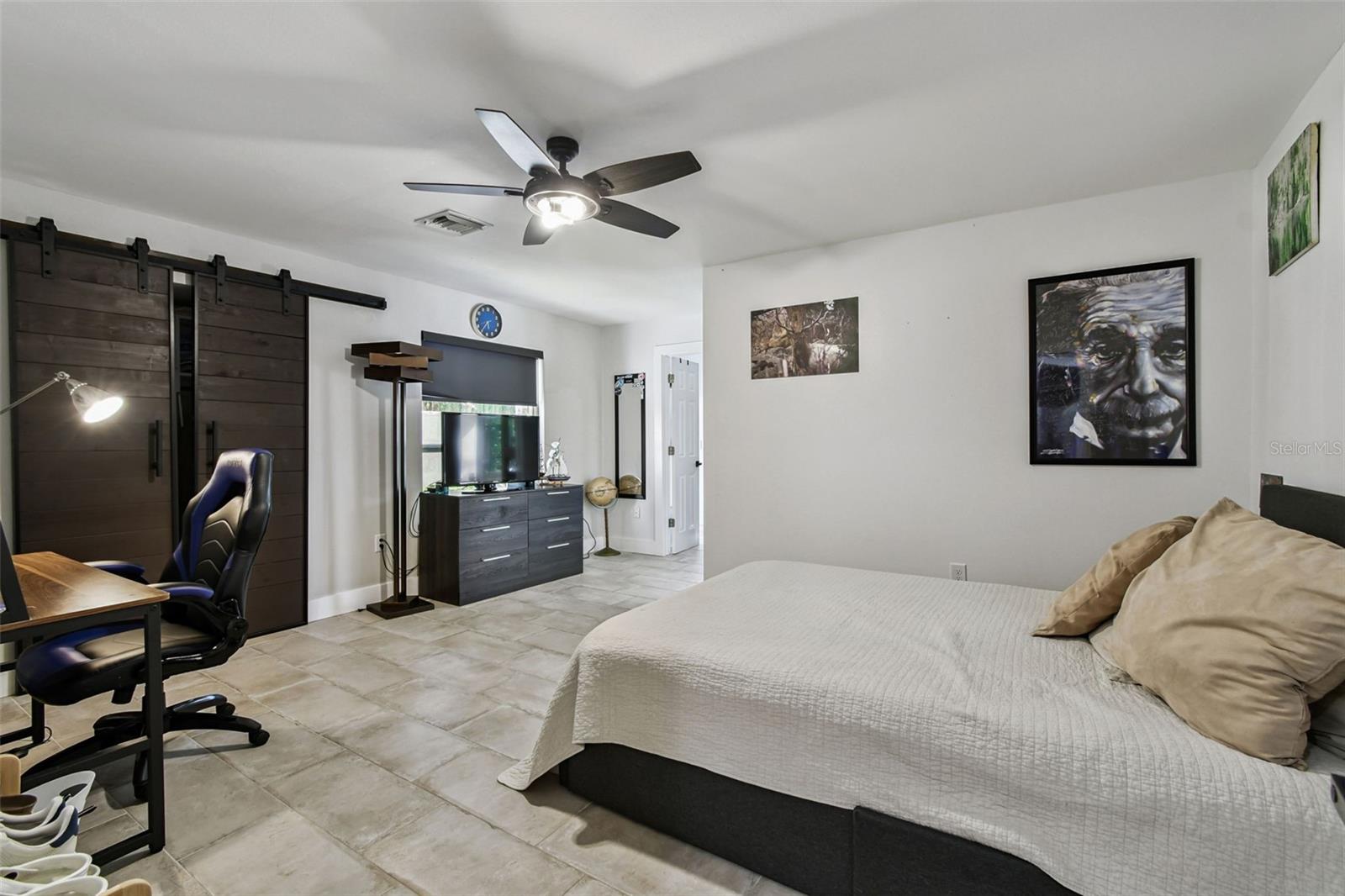 Image 34 of 79 For 225 Harbor House Drive