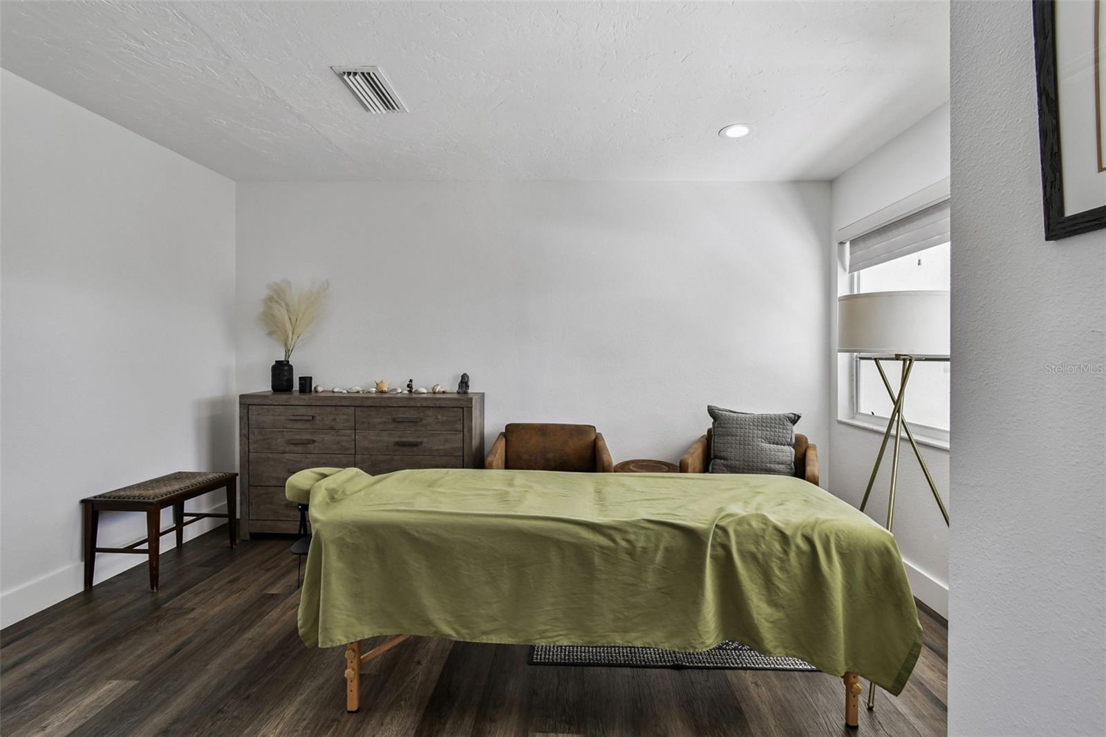 Image 45 of 79 For 225 Harbor House Drive