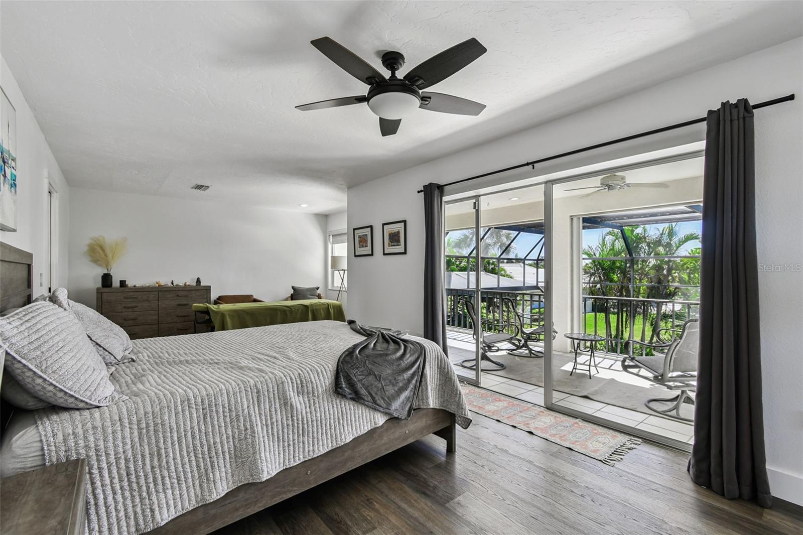 Image 48 of 79 For 225 Harbor House Drive