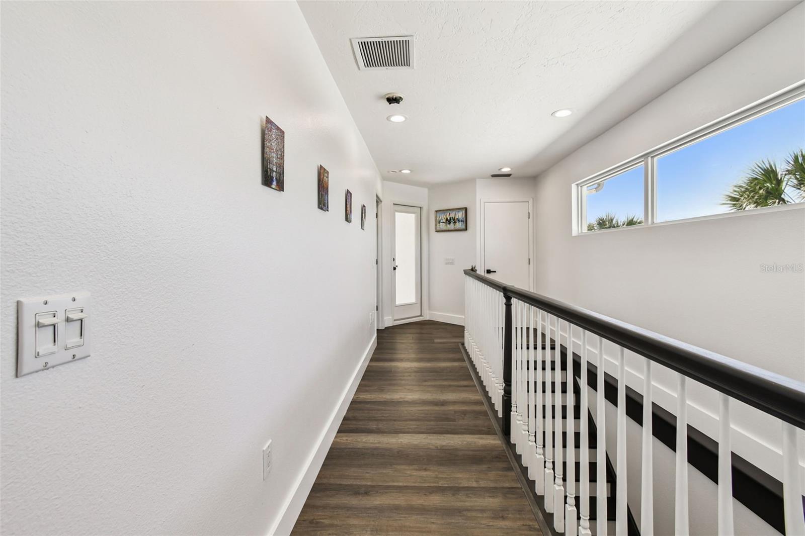 Image 54 of 79 For 225 Harbor House Drive