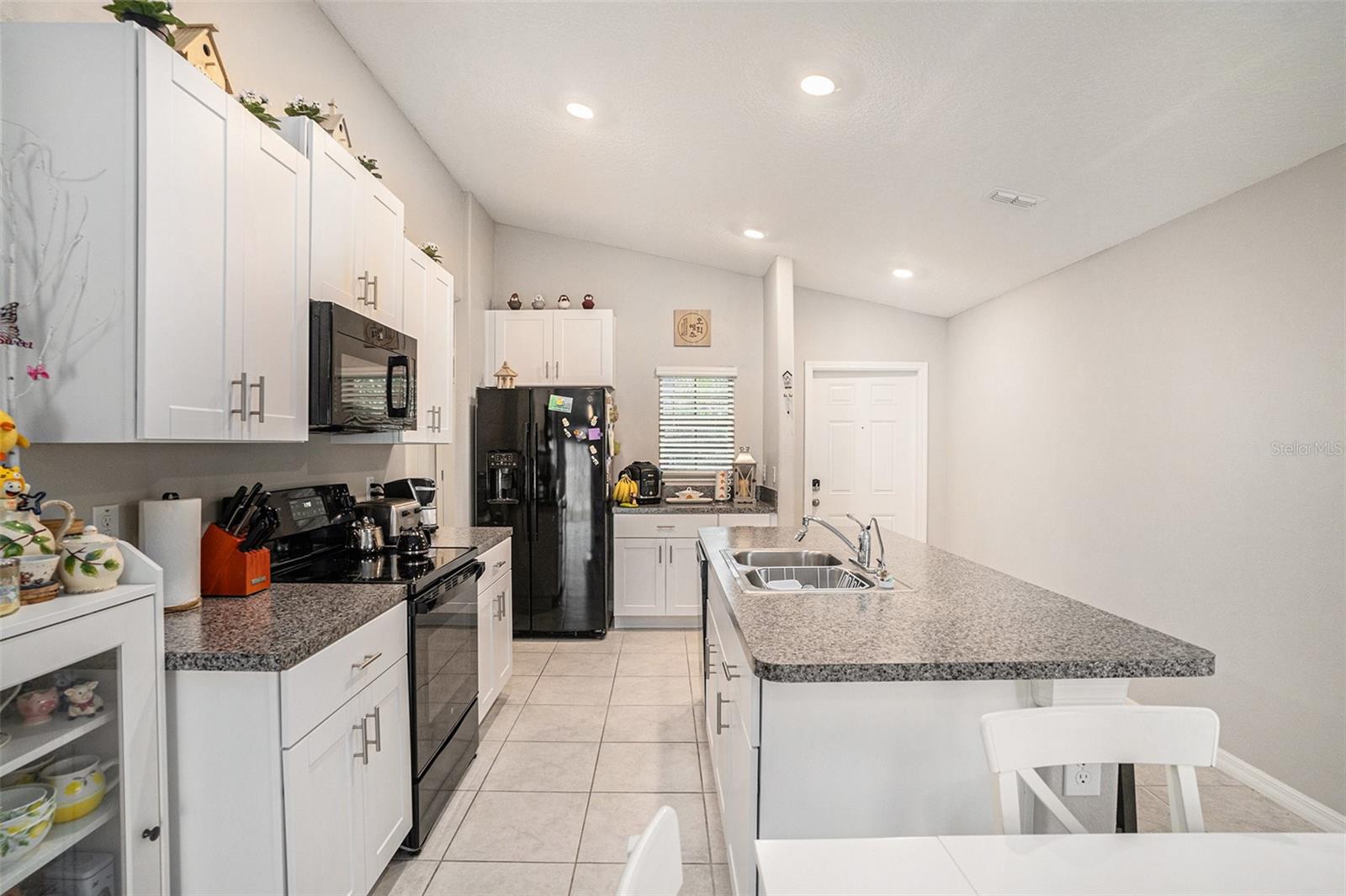 Image 12 of 23 For 3884 Hanover Drive