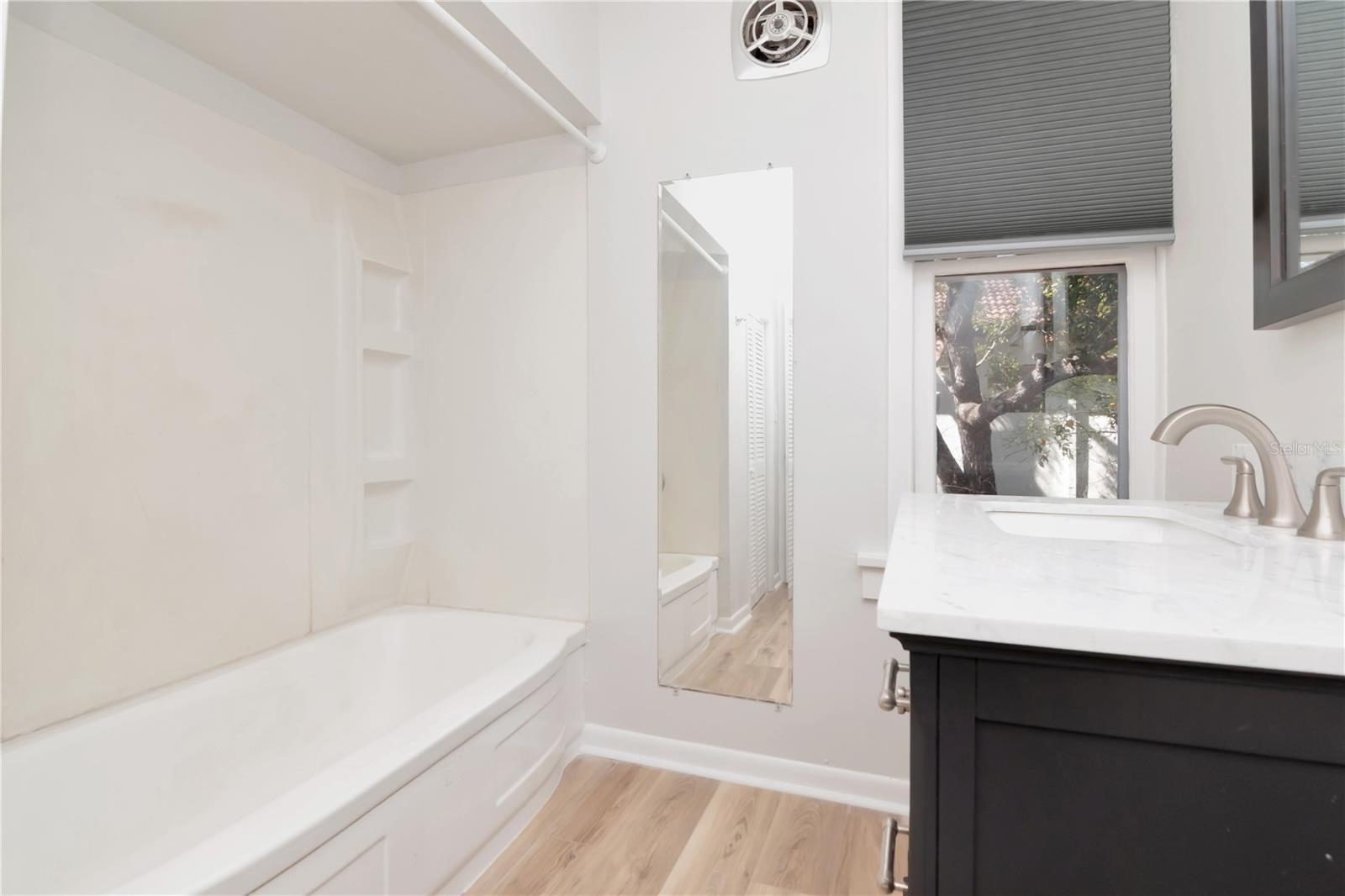 Image 26 of 52 For 3303 Barcelona Street I