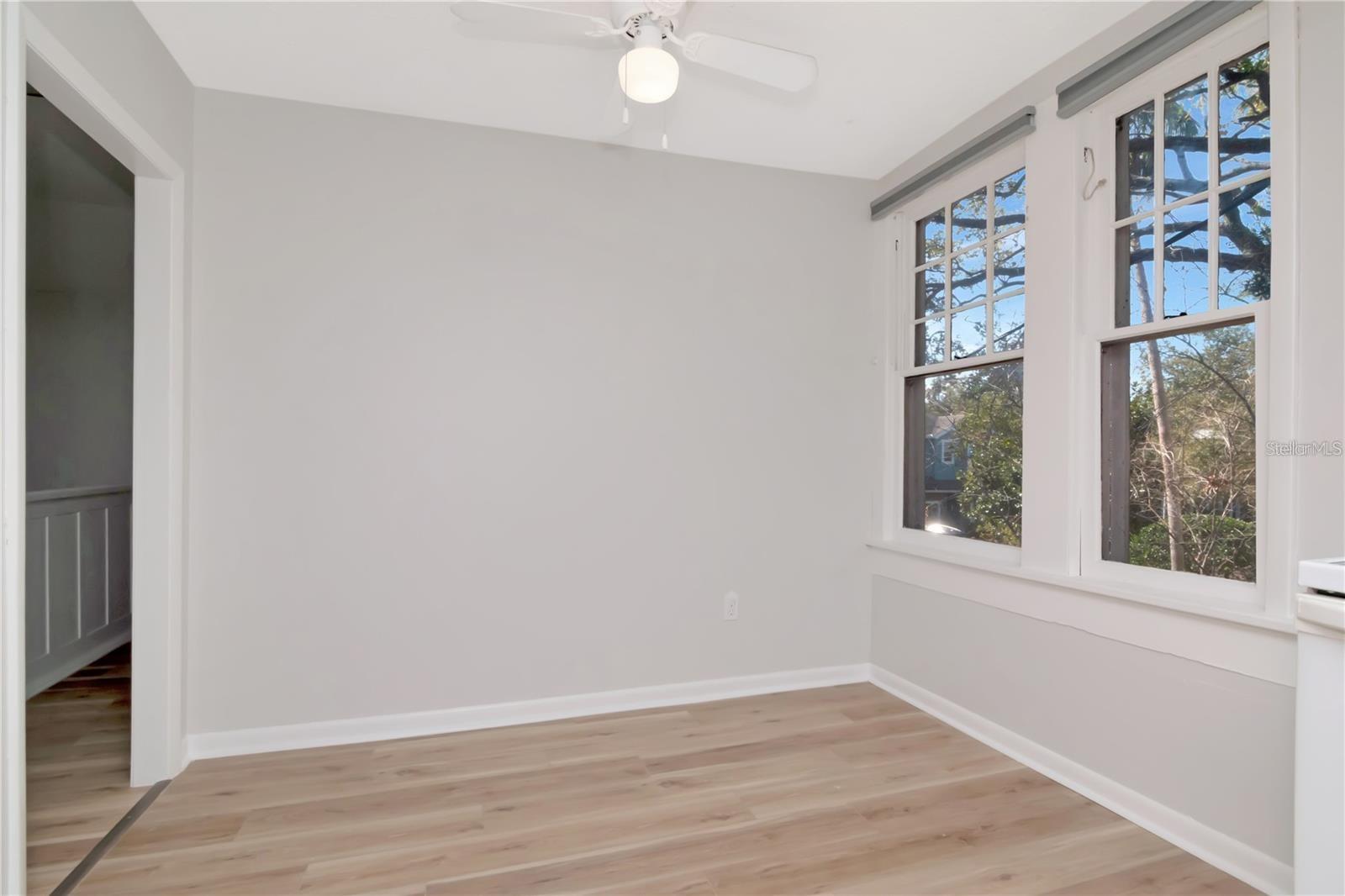 Image 33 of 52 For 3303 Barcelona Street I