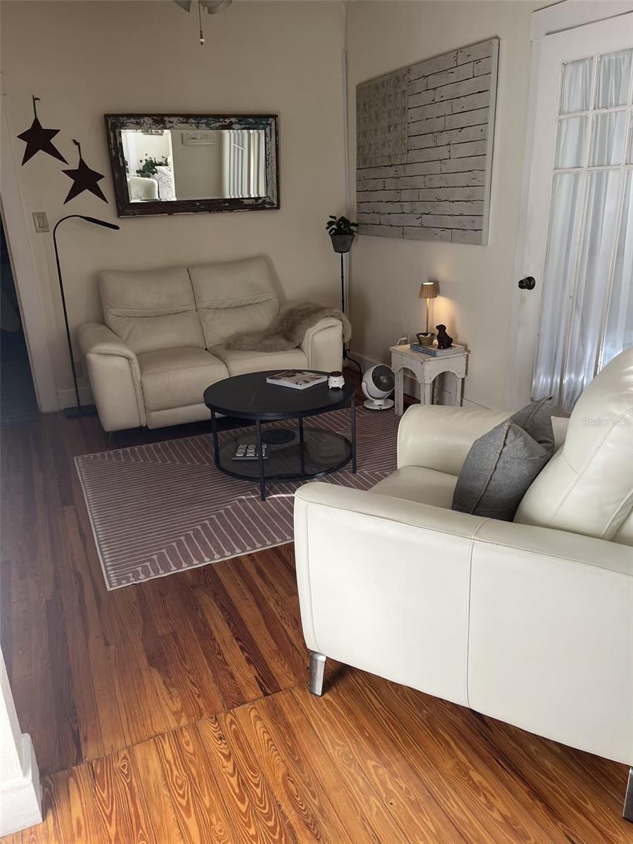 Image 37 of 52 For 3303 Barcelona Street I