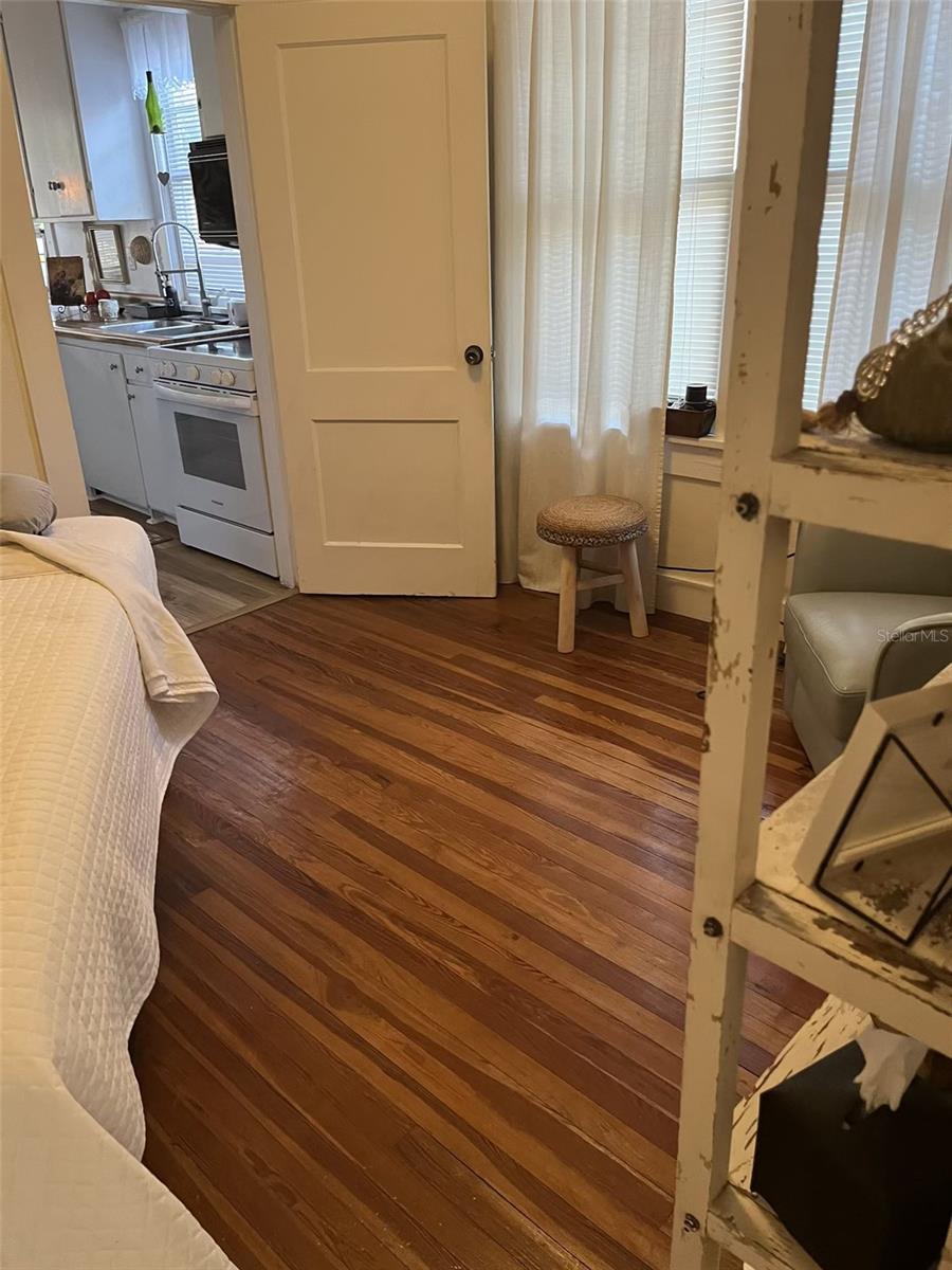 Image 42 of 52 For 3303 Barcelona Street I