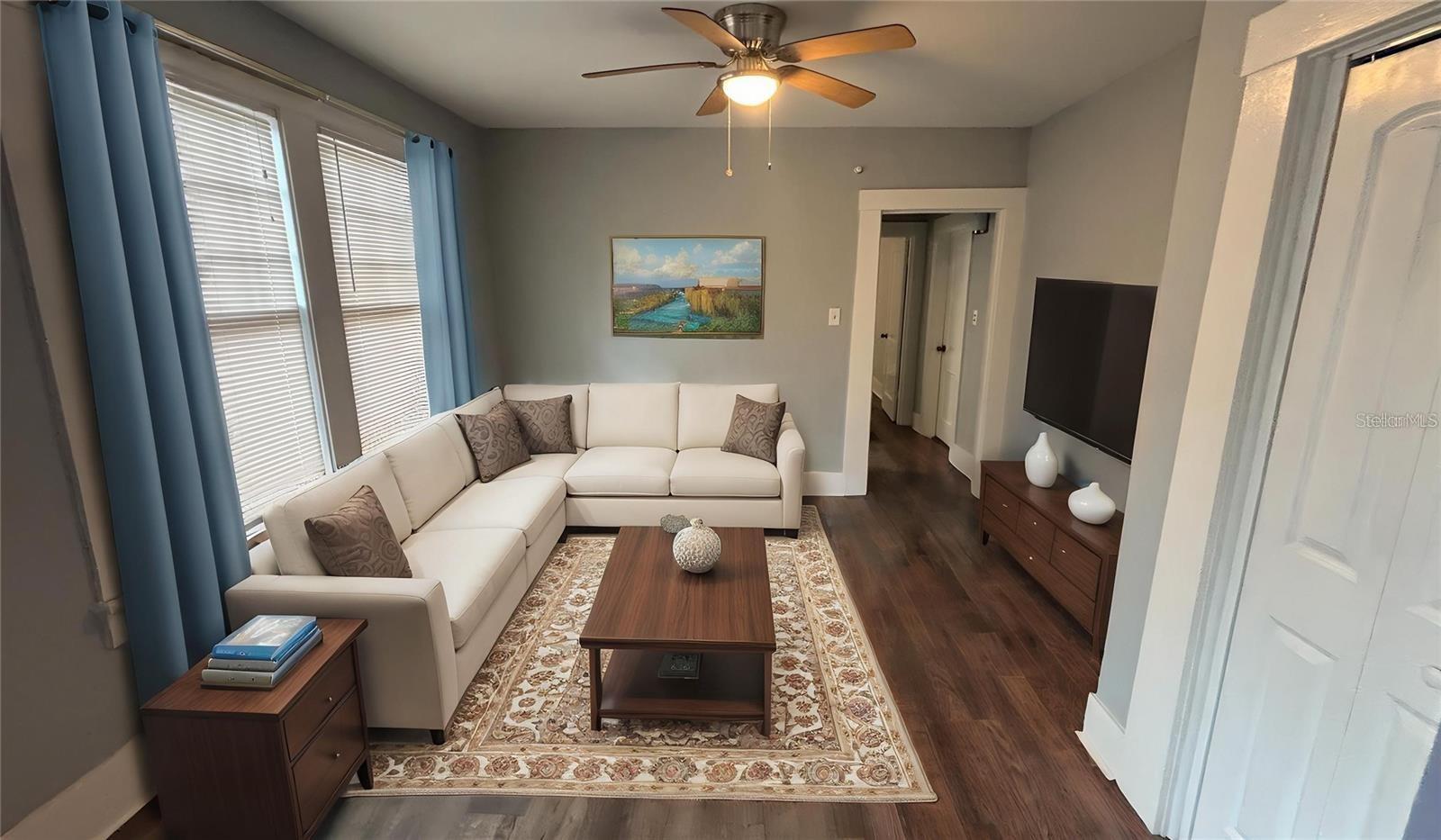 Image 5 of 52 For 3303 Barcelona Street I