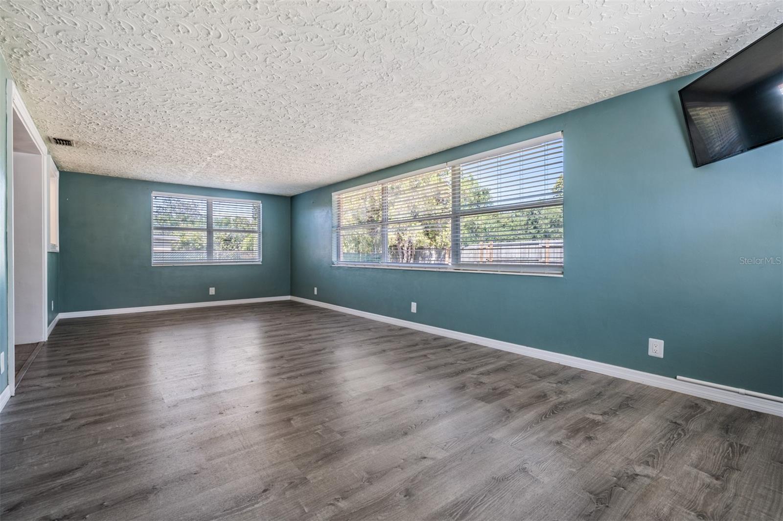 Image 10 of 30 For 5301 Dawn Lane