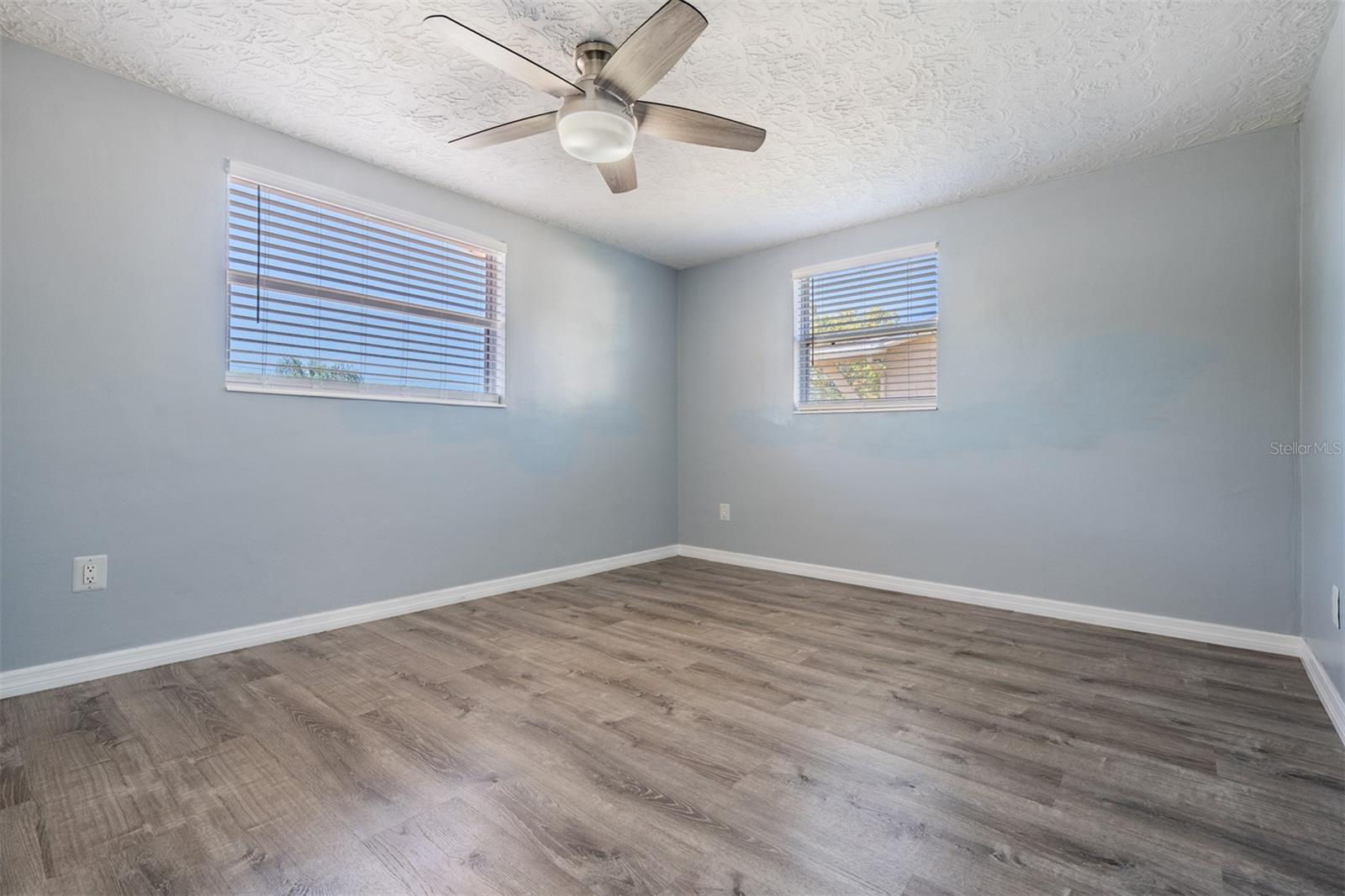 Image 17 of 30 For 5301 Dawn Lane