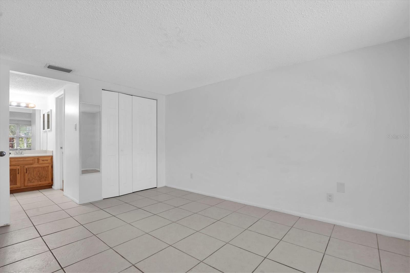 Image 15 of 47 For 3248 Trophy Boulevard 3248