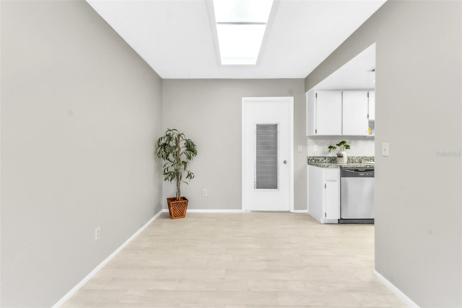 Image 8 of 32 For 2241 Shelly Drive D