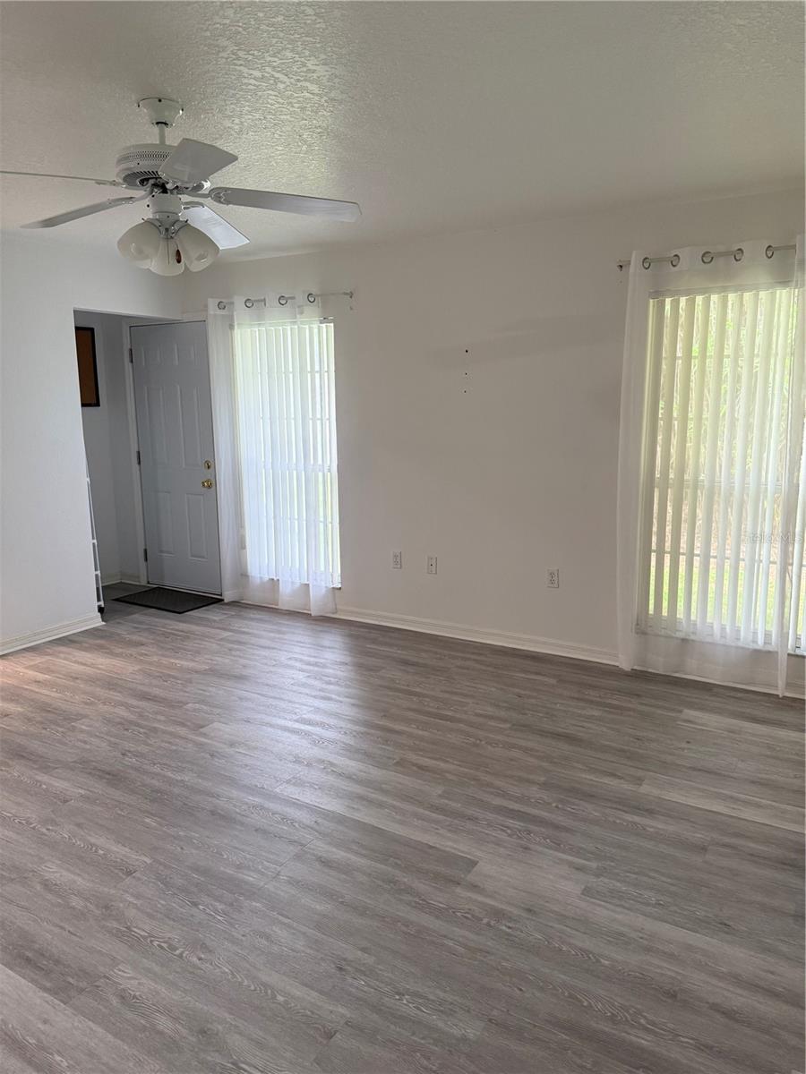 Image 27 of 28 For 2130 Saxon Lane