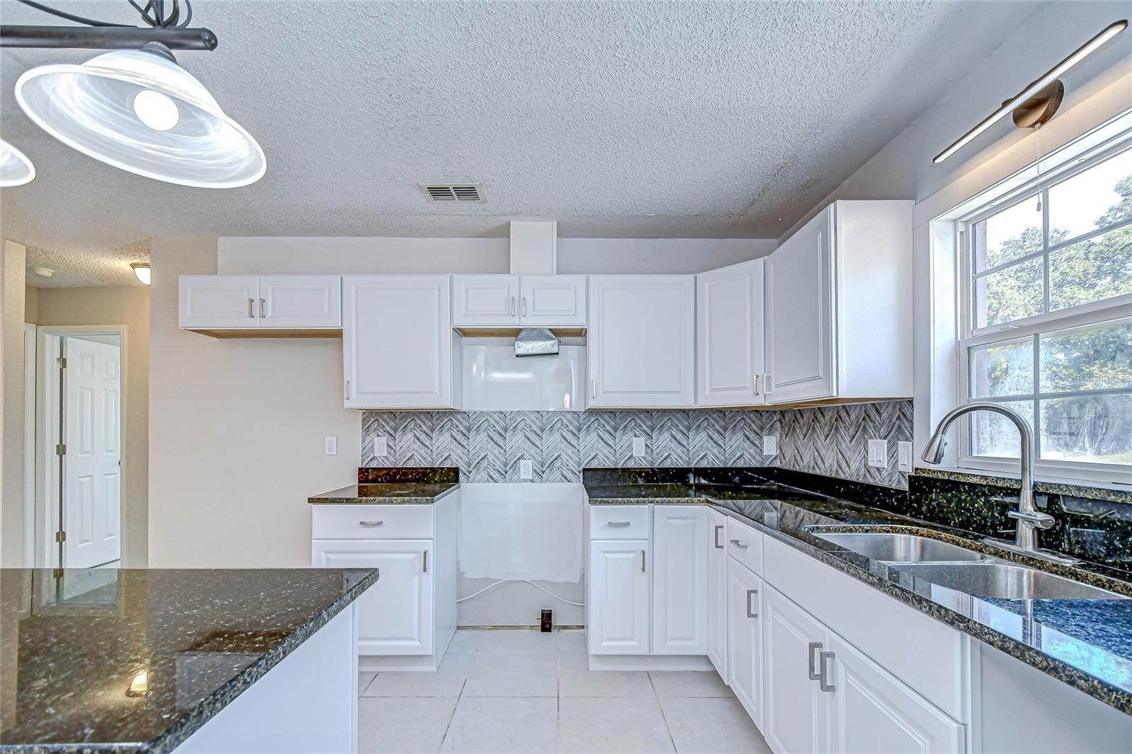 Image 12 of 69 For 12442 Green Oak Lane