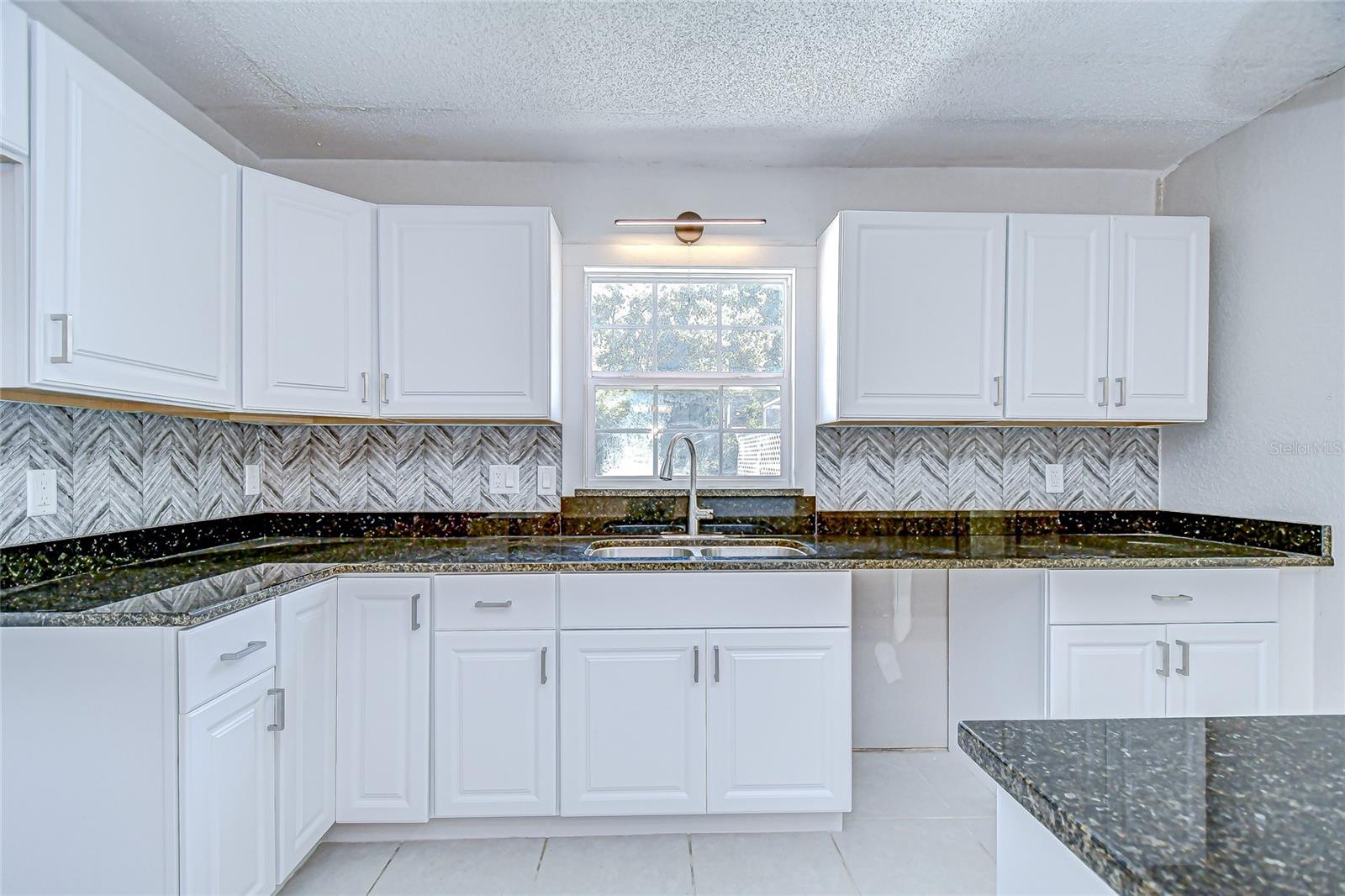 Image 13 of 69 For 12442 Green Oak Lane