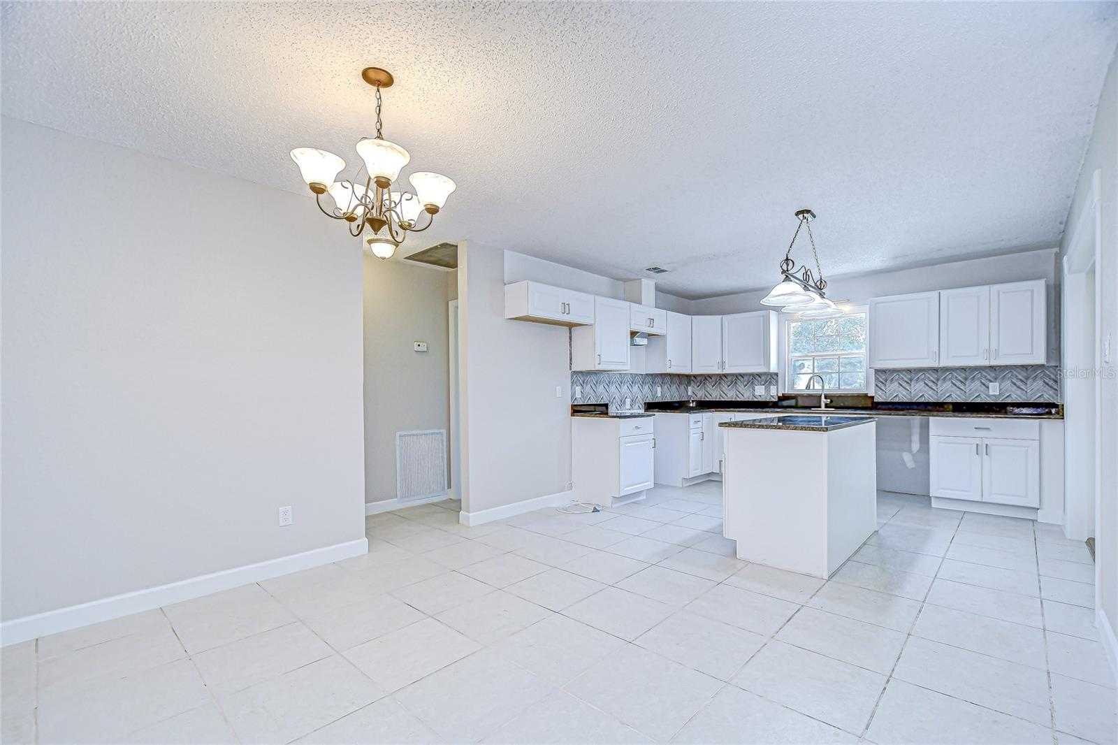 Image 14 of 69 For 12442 Green Oak Lane