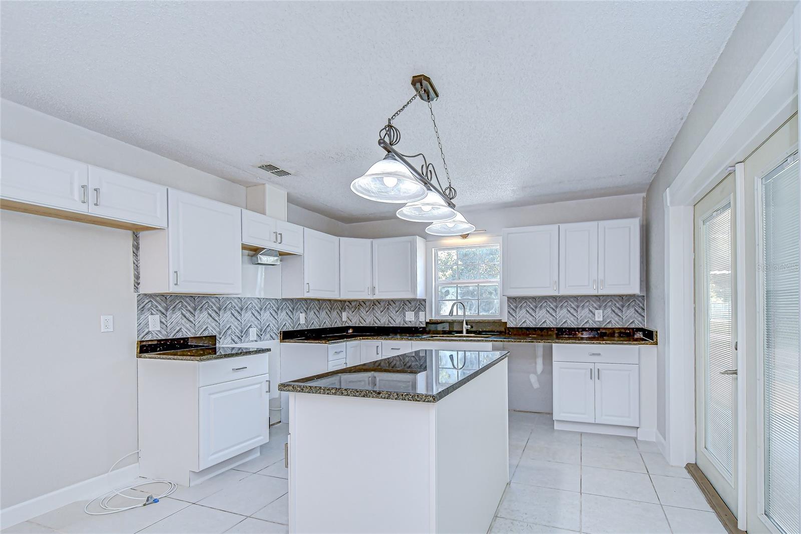 Image 19 of 69 For 12442 Green Oak Lane
