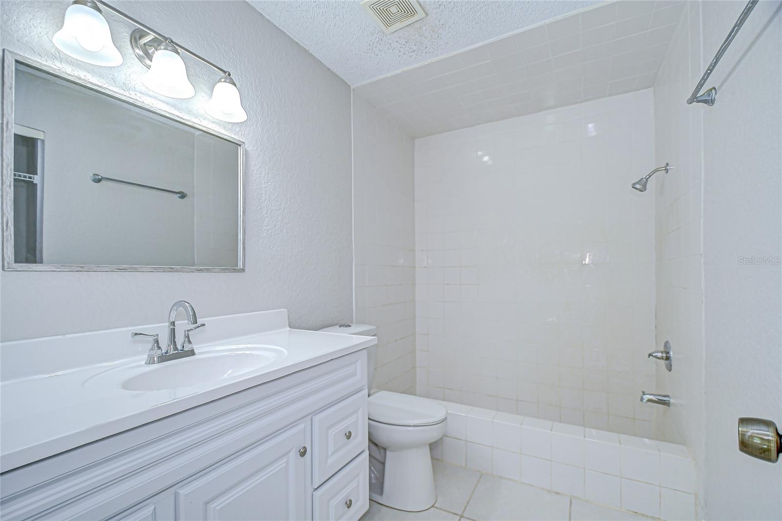 Image 24 of 69 For 12442 Green Oak Lane