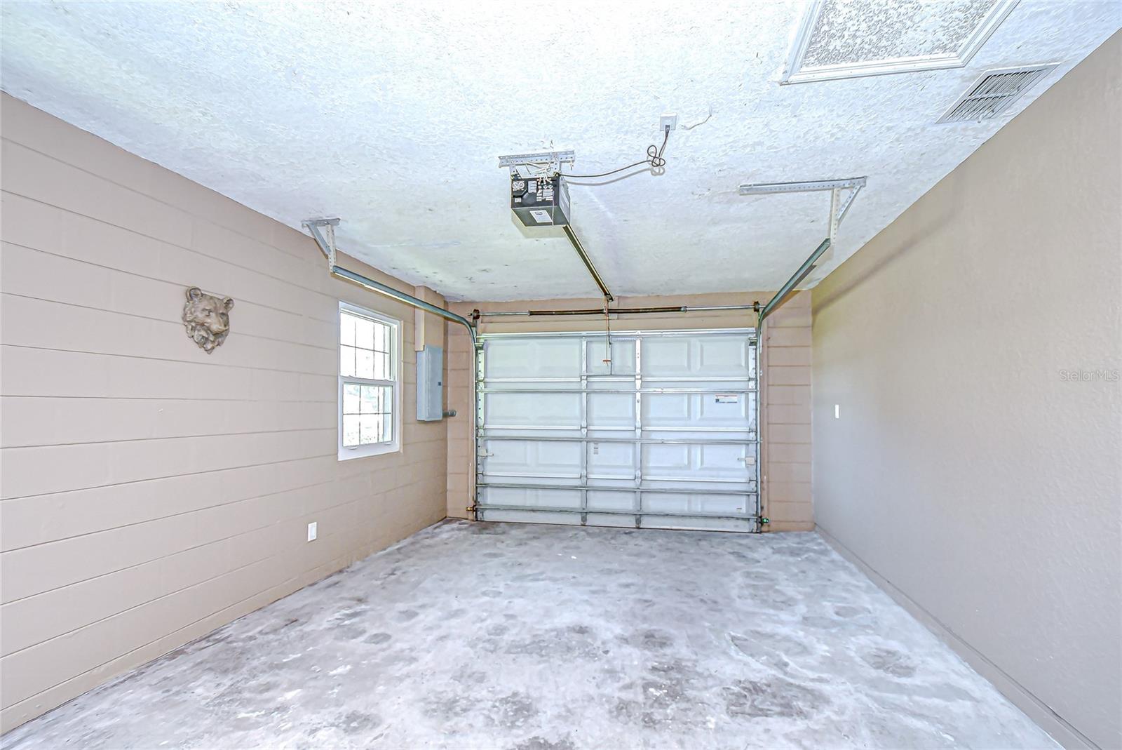 Image 32 of 69 For 12442 Green Oak Lane